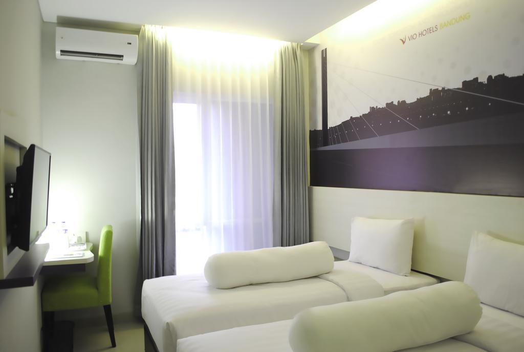 Vio Hotel Veteran Bandung Zimmer foto